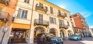 Quadrilocale piazza Risorgimento 14, Centro, Saluzzo