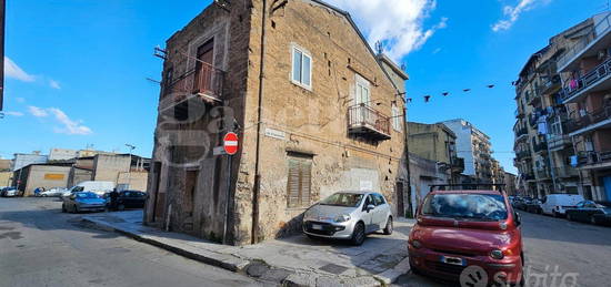 Pressi Noce palazzina indipendente con terrazzi