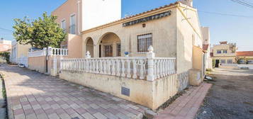 Casa adosada en calle Del Parque Miño en San Fulgencio