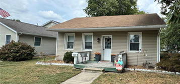 109 W 2nd St, Trenton, IL 62293