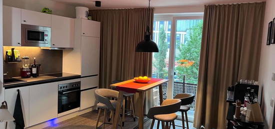 Exklusive, neuwertige 2-Zimmer-Wohnung mit Balkon und Einbauküche in Hamburg