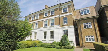 Flat to rent in Hampton Road, Teddington TW11