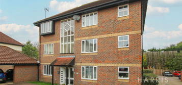 Flat to rent in Nicholsons Grove, Colchester, Essex CO1