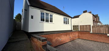 Bungalow to rent in Court Street, Woodville, Swadlincote, Derbyshire DE11