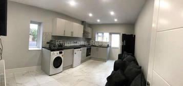 6 bedroom terraced house