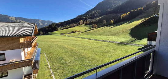 Direkt am Skilift & Skipiste, schöne Aussicht, Zweitwohnsitz in Saalbach, 5min ins Zentrum