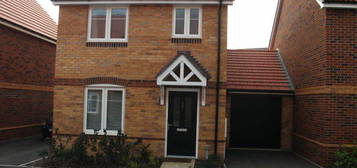 3 bed detached house to rent