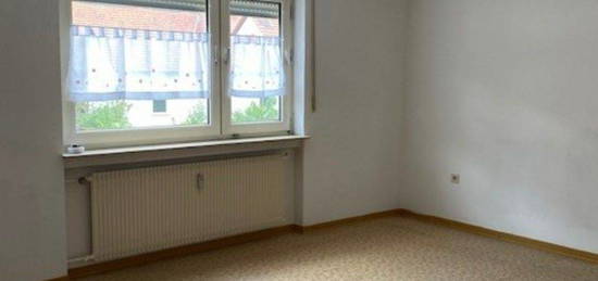 Charmante 3 Zimmer Erdgeschosswohnung mit EBK