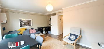 Flat to rent in Upper Street, Angel N1