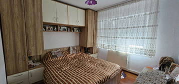 Apartament cu 2 camere, decomandat, str. Cuza Voda