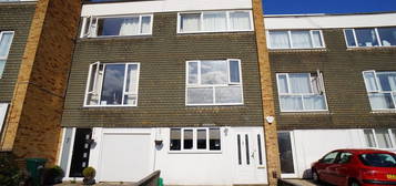 Terraced house to rent in Goldstone Lane, Hove, East Sussex BN3