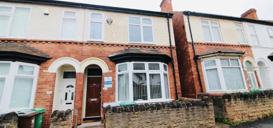 Semi-detached house to rent in Elmsthorpe Avenue, Lenton, Nottingham NG7