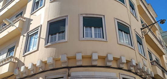 Arrendamento de Apartamento T3  na rua Infantaria 16, 99