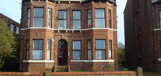 Flat to rent in Wellington Road, Fallowfield, Manchester M14