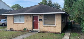 3711 Roman St, Metairie, LA 70001