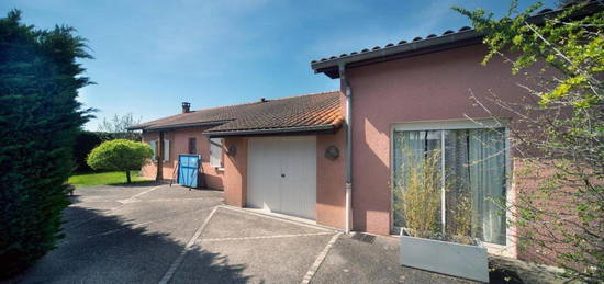 Maison de plain-pied  à vendre, 5 pièces, 4 chambres, 145 m²