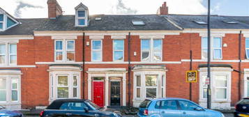 6 bedroom terraced house