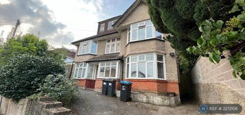 5 bedroom detached house