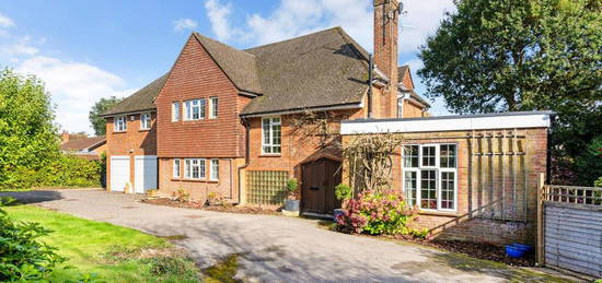 6 bedroom detached house for sale