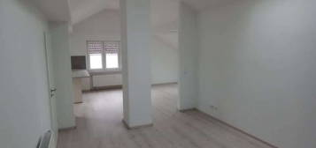 Moderne 3-Zimmer-Wohnung mit EBK in gepflegtem 3-Familienhaus