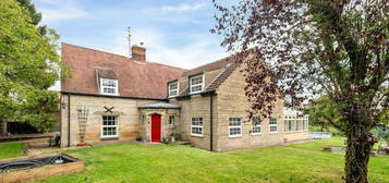 6 bedroom detached house for sale