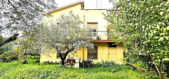 Quadrilocale in vendita in via Francesco Paolelli, 8