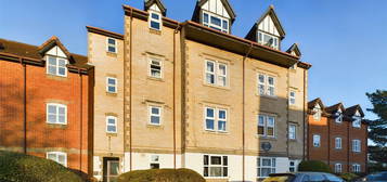 Flat for sale in Rembrandt Way, Reading, Berkshire RG1