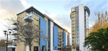 Flat to rent in Ocean Wharf, 60 Westferry Road E14