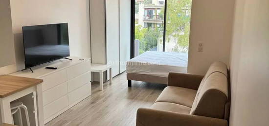 Studio meublé  à louer, 1 pièce, 23 m², Étage 1/–