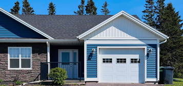 44 Gilbert Dr E, Charlottetown, PE C1C 0W2