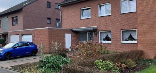 Modernisierte Wohnung mit zwei Zimmern in Grevenbroich