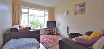 Town house to rent in Guildford Park Avenue, Guildford GU2