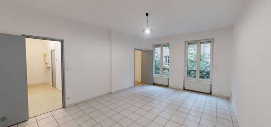 Appartement  à louer, 2 pièces, 1 chambre, 71 m²