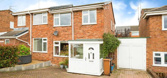 3 bed semi-detached house for sale