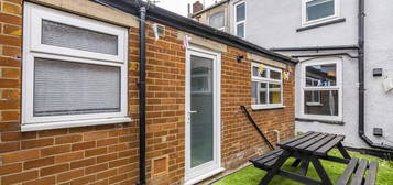 Terraced house to rent in Kesteven Street, Lincoln LN5