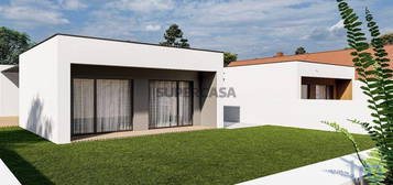 Casa / Villa T3 em Branca de 204,00 m²