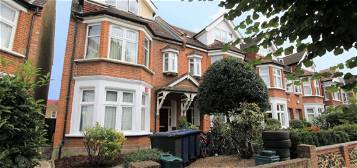 Flat to rent in Ravensbourne Gardens, London W13