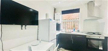 Semi-detached house to rent in Park Road, Nottingham NG7