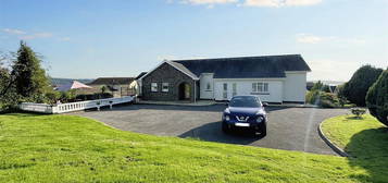 5 bed detached house for sale