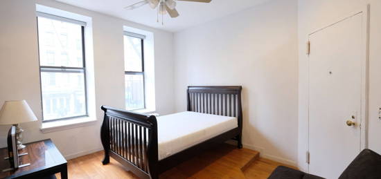 769 Ninth Ave Apt 2N, New York, NY 10019