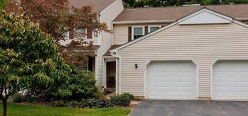 135 Carriage Ln #135, Newton, NJ 07860