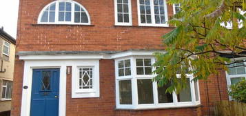 3 bedroom semi-detached house