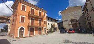 SPOLETO PERIFERIA - CASA SINGOLA DI AMPIA METRATUR