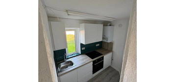 2 bed flat to rent