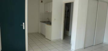 Appartement  à louer, 2 pièces, 1 chambre, 32 m²