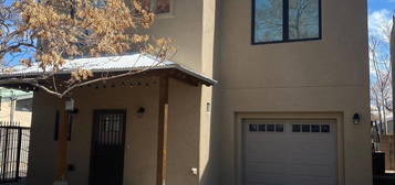 2118 Hollywood Ave NW, Albuquerque, NM 87104