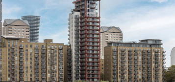 Flat for sale in Hutchings Street, London E14