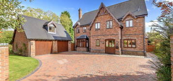 6 bedroom detached house for sale