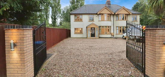 4 bed semi-detached house for sale