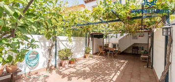 Casa adosada en venta en Ogíjares